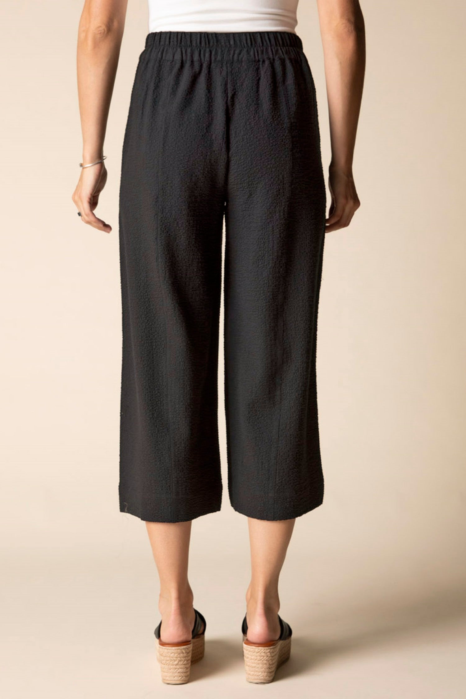Black Crinkle Aria Capri Pant | Cathy Allan Ladieswear
