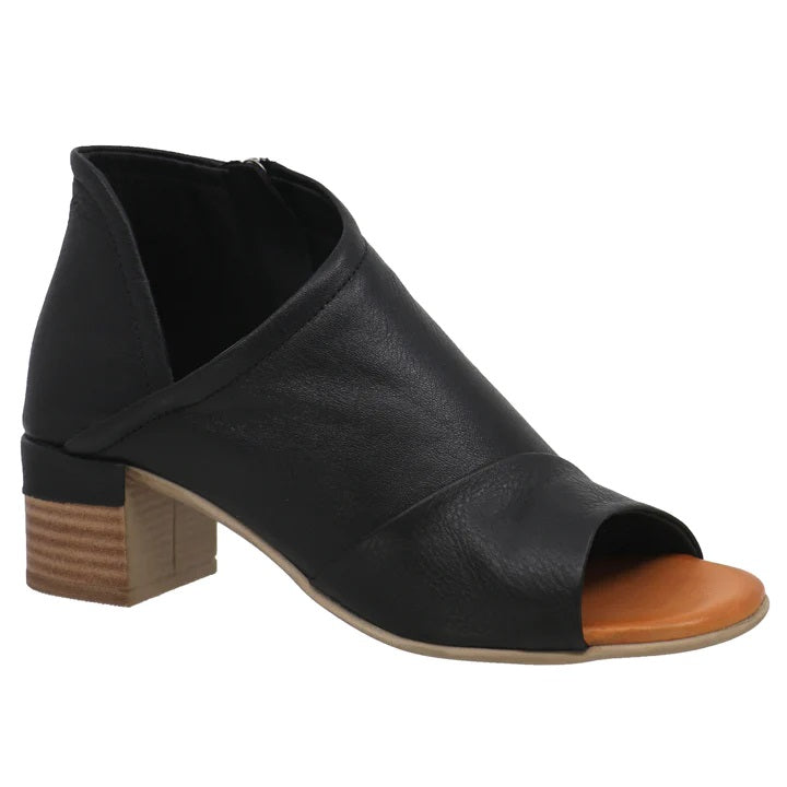 Black Gia Leather Sandal