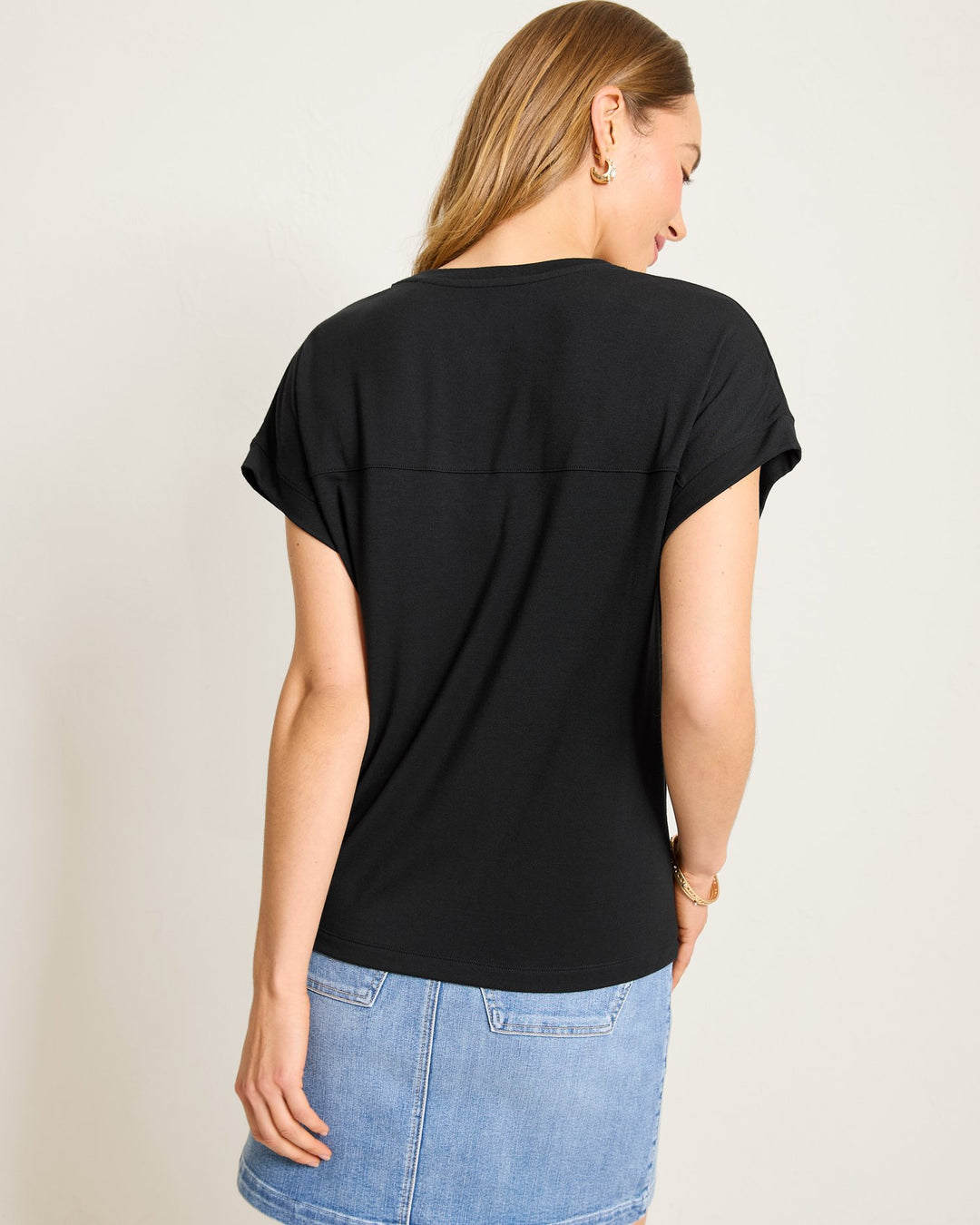 Black Kauai Jersey V-Neck Tee