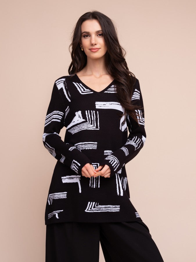 Black and White Graphic Chalk Pattern Sweater With Scarf