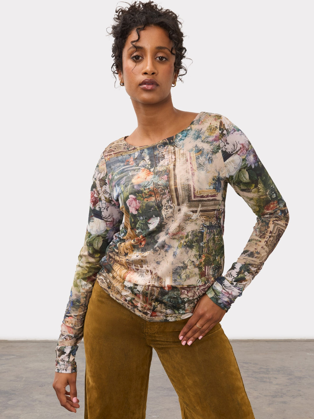 Gallery Print Mesh Knit Top