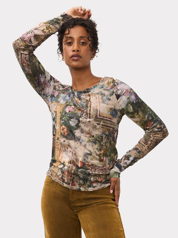 Gallery Print Mesh Knit Top