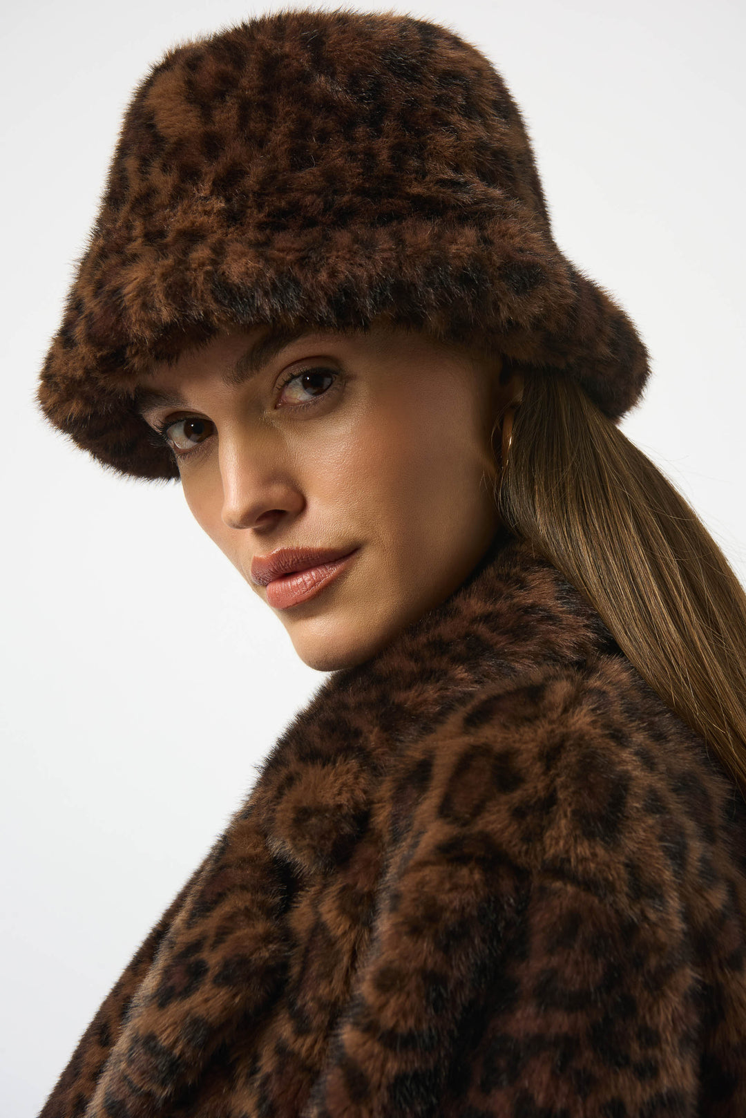 Leopard Print Faux Fur Bucket Hat