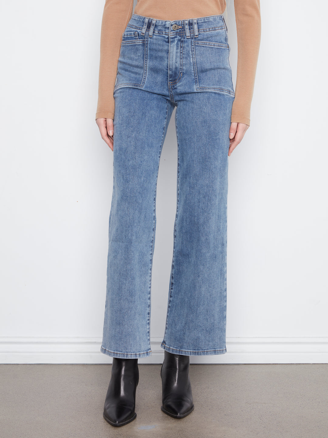 Medium Blue Patch Pocket Wide Leg Jean
