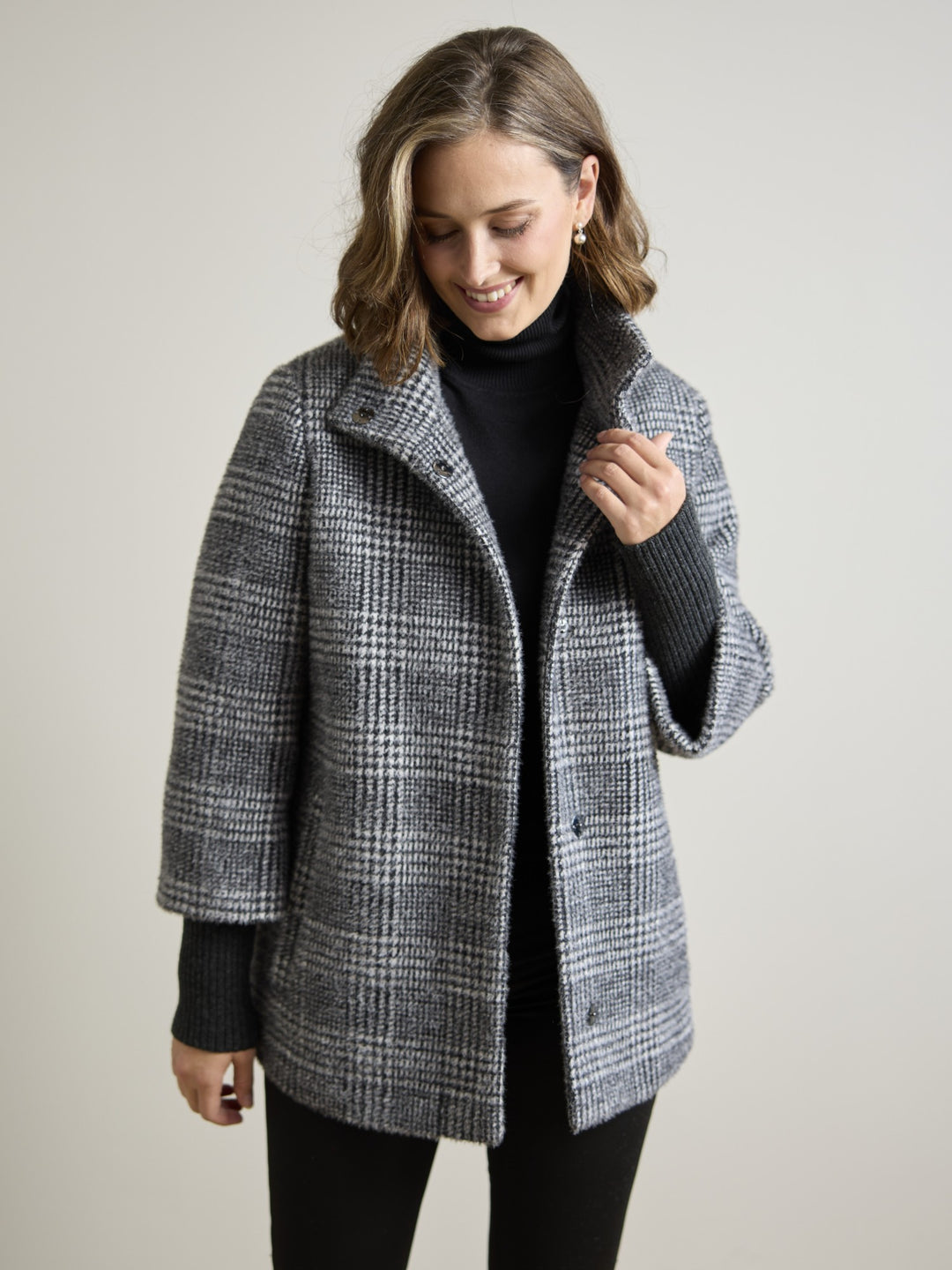 Olga Black and White Houndstooth Coat