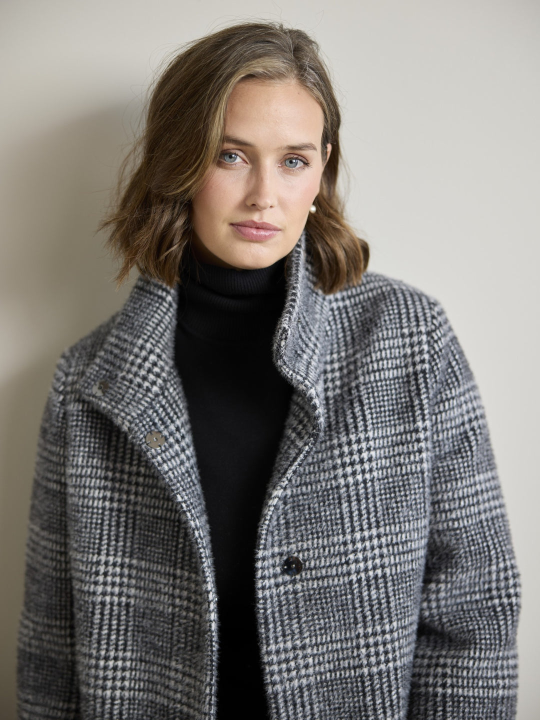 Olga Black and White Houndstooth Coat