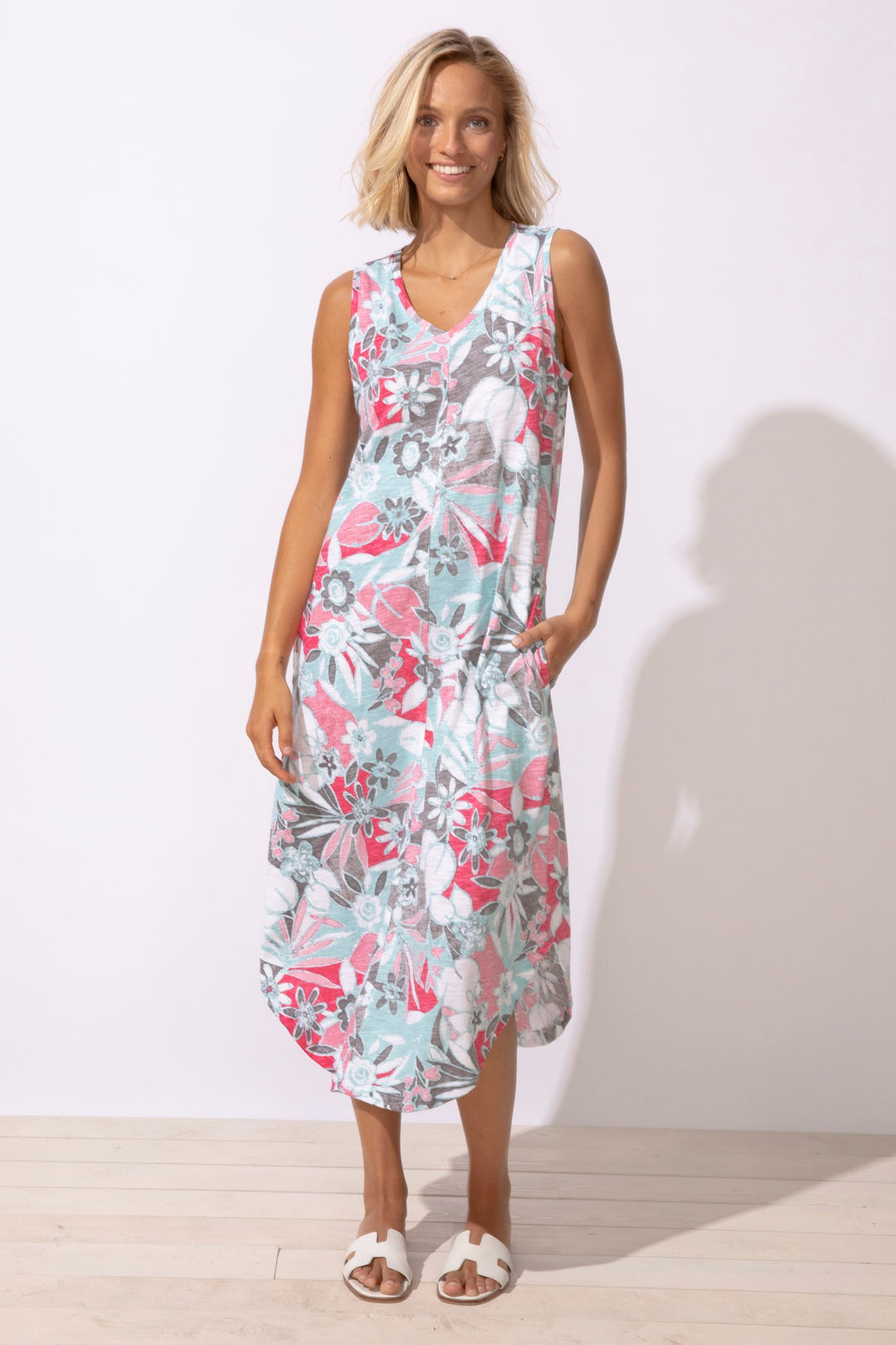 Poppy Fiji Floral Sleeveless Seamed Dress