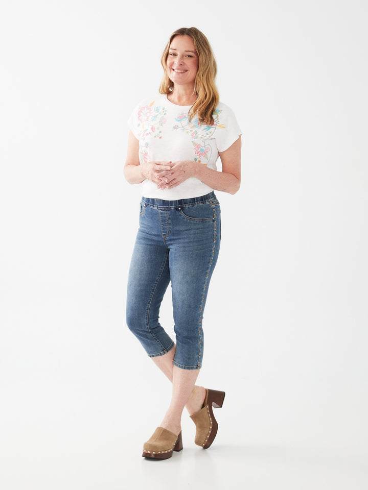Side Embroidered Pull On Capri Jean